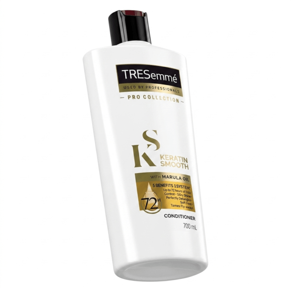 TRESemmé Keratin Smooth Conditioner 700ml - Up to 72 Hours of Frizz Control